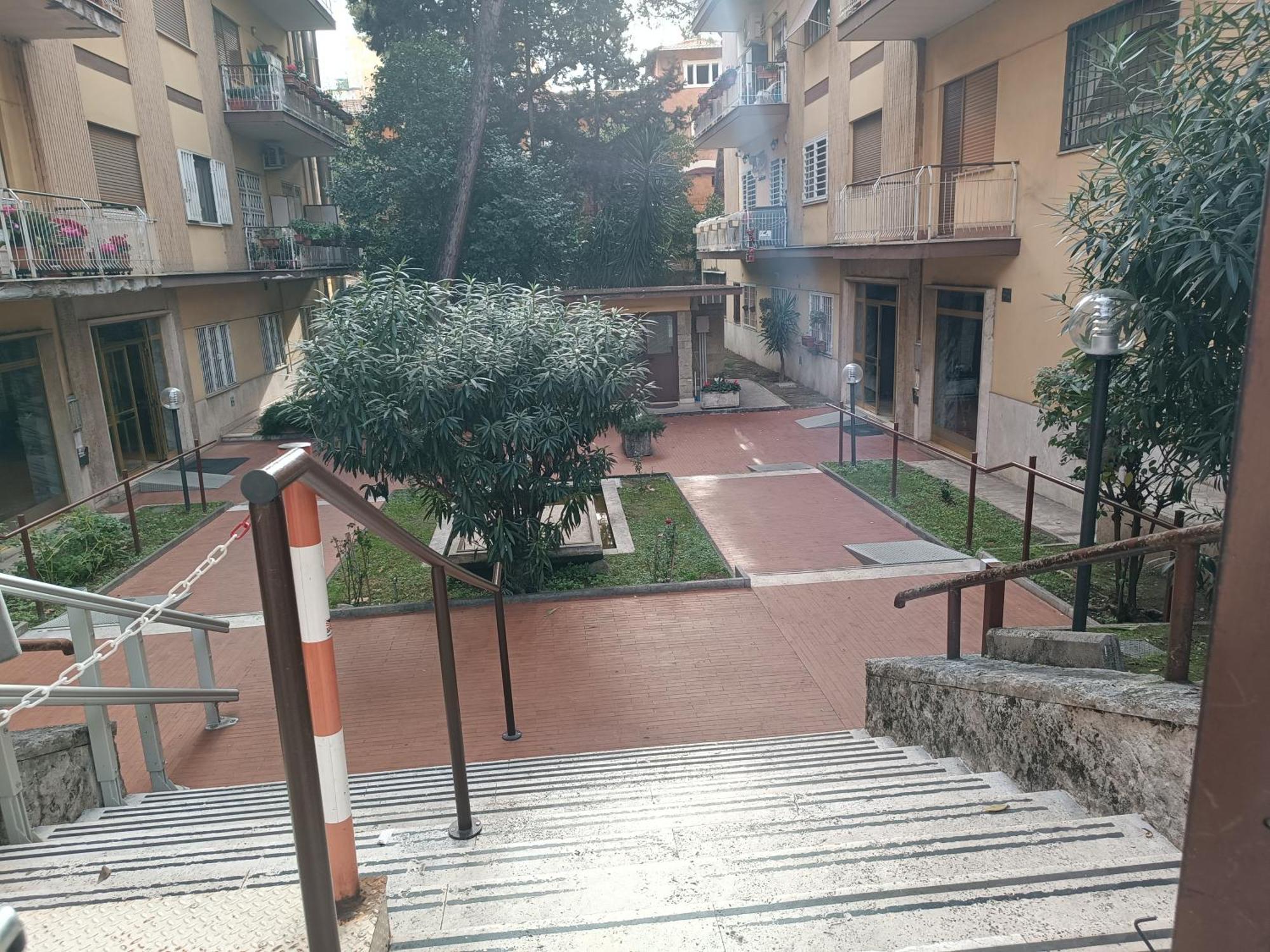 Appartamento Per 4 In Via Tiburtina, Wi-Fi, Metro B E Bus Per Il Centro E La Sapienza โรม ภายนอก รูปภาพ